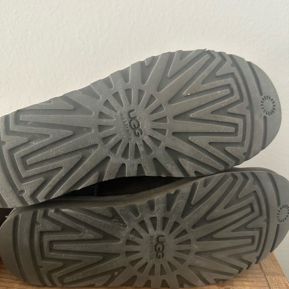 Gray UGG size 9 - Picture 5 of 5
